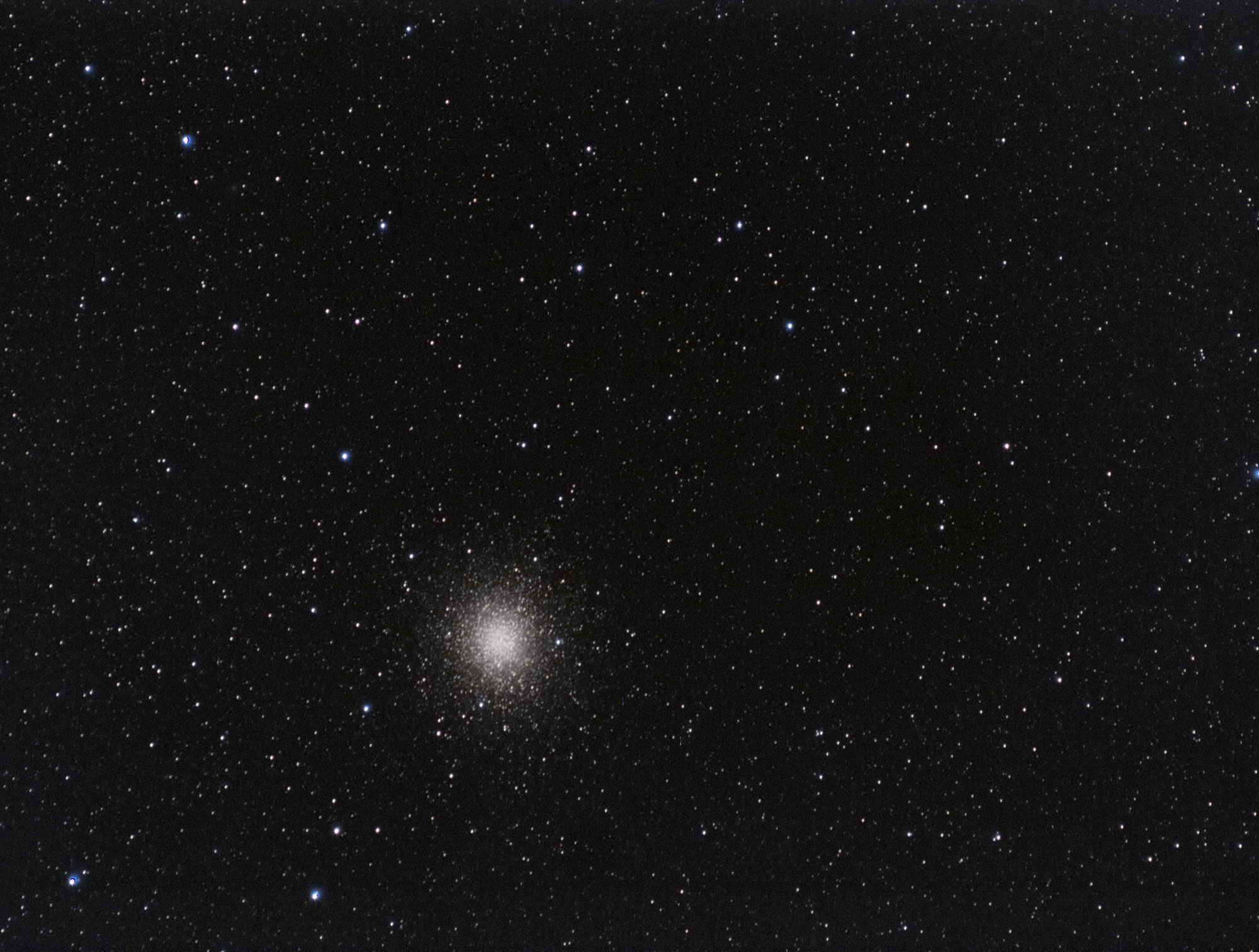 Omega Centauri astrophotography with Olympus OMD EM5 & OM 300mm - octanslab